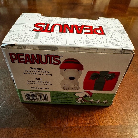 Peanuts Snoopy with Gift Salt and Pepper Holiday Christmas Set New - Picture 5 of 6